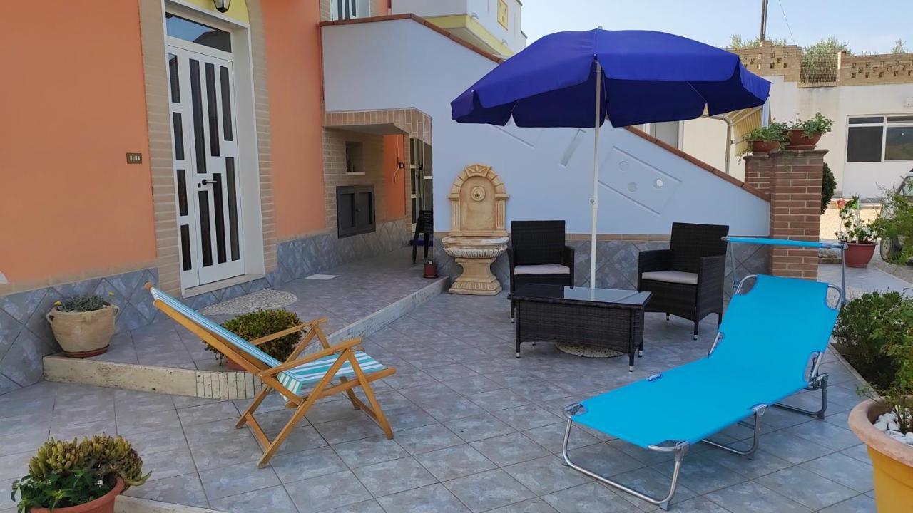B&B I Tre Ulivi Morro dʼOro Exteriör bild