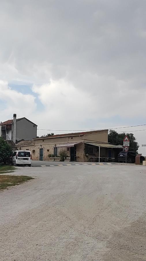 B&B I Tre Ulivi Morro dʼOro Exteriör bild