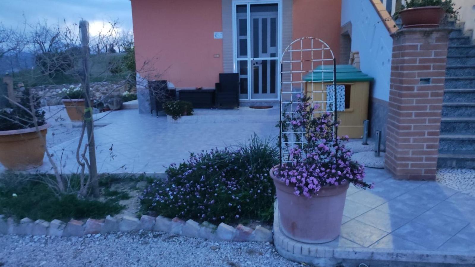 B&B I Tre Ulivi Morro dʼOro Exteriör bild